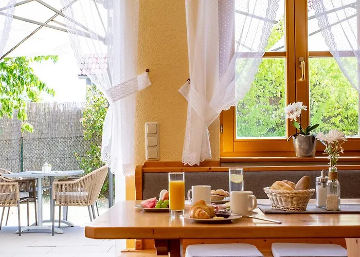 Am Schwanberg 3* Rödelsee